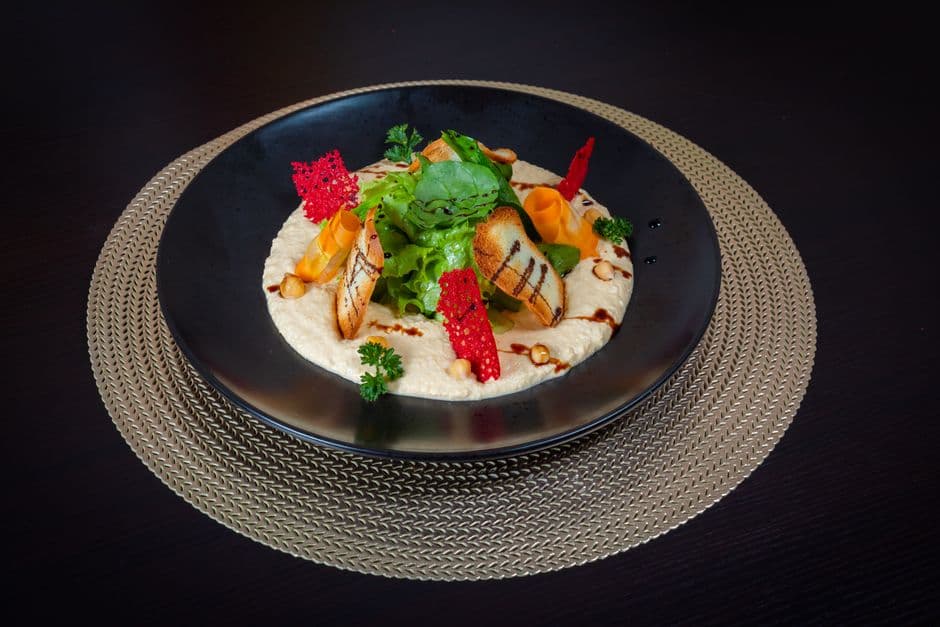 A plated vegetable dish of the kind served at vegan restaurants in Lisbon